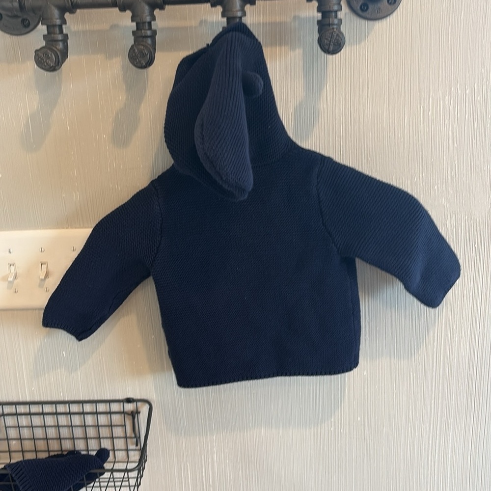 Baby Gap Navy Blue knit cardigan with bear ear hoodie & matching baby knit hat. - Picture 4 of 7